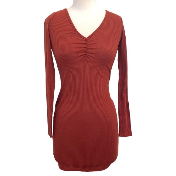 010: FOREVER 21 red orange long sleeve fitted mini dress in women’s size Small - Picture 1 of 6